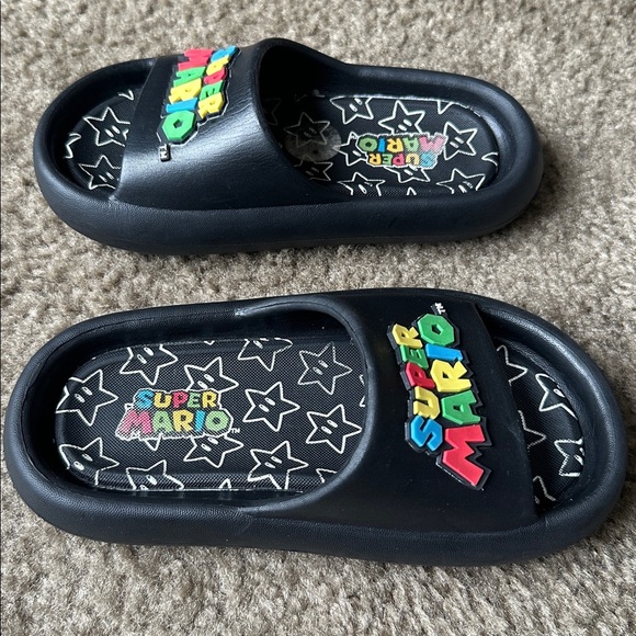 Super Mario Kids Black Sandals - Picture 4 of 4